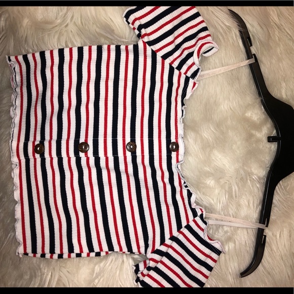 Lettuce Edge Buttoned off the shoulder CROP TOP - Picture 3 of 6